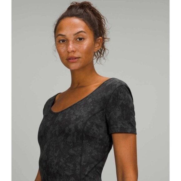 LULULEMON Align Tee Crop Hideaway Camo Deep Coal Multi No Size Tag 4 Nulu - Picture 1 of 9